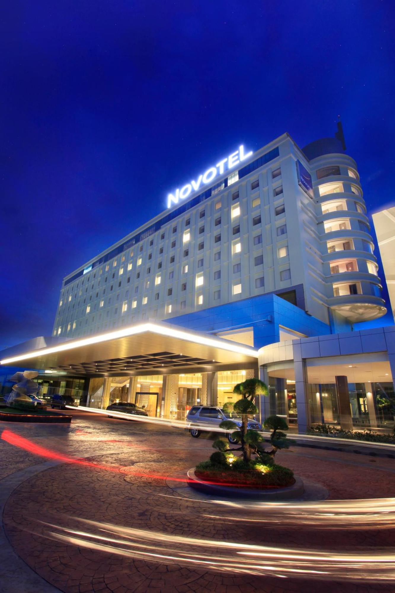 פאנגקאלפינאנג Novotel Bangka Hotel & Convention Center מראה חיצוני תמונה