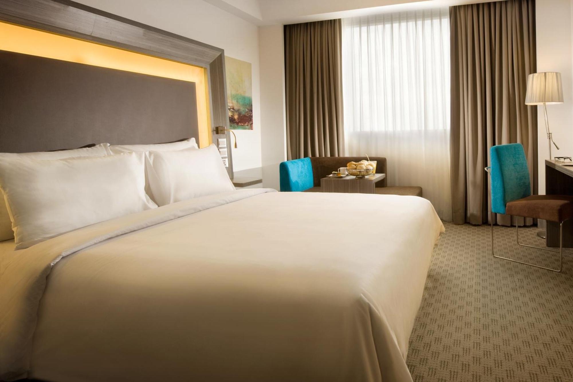פאנגקאלפינאנג Novotel Bangka Hotel & Convention Center חדר תמונה
